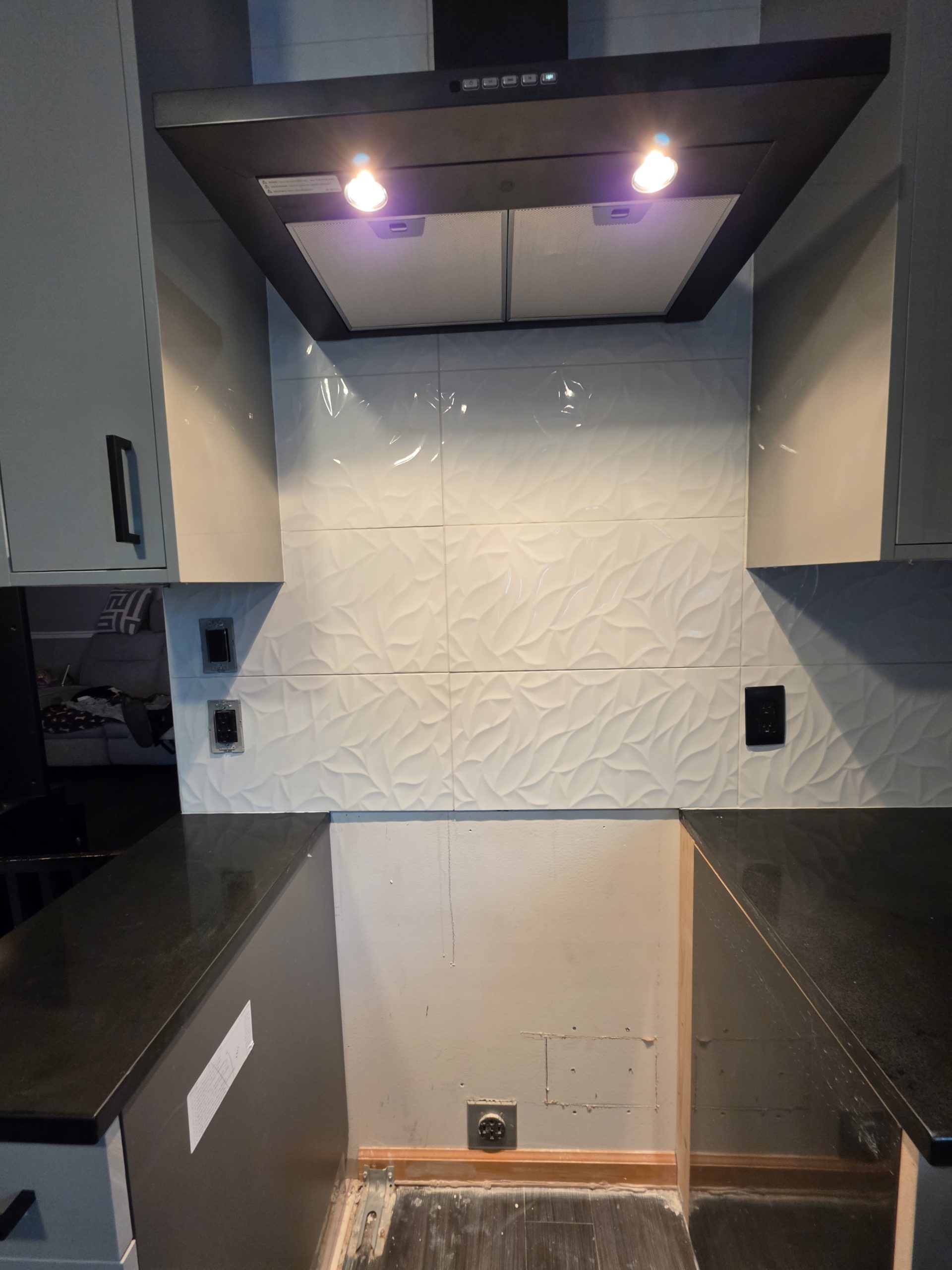 24″×12″ backsplash installation